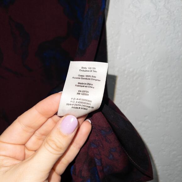 Aritzia Wilfred Maroon Floral 100% Silk Blouse Size Small - Picture 4 of 5
